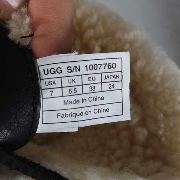 UGG Women's Akadia US 7 Black Leather Sheepskin Shearling Mid Calf Winter Boots - Picture 12 of 12